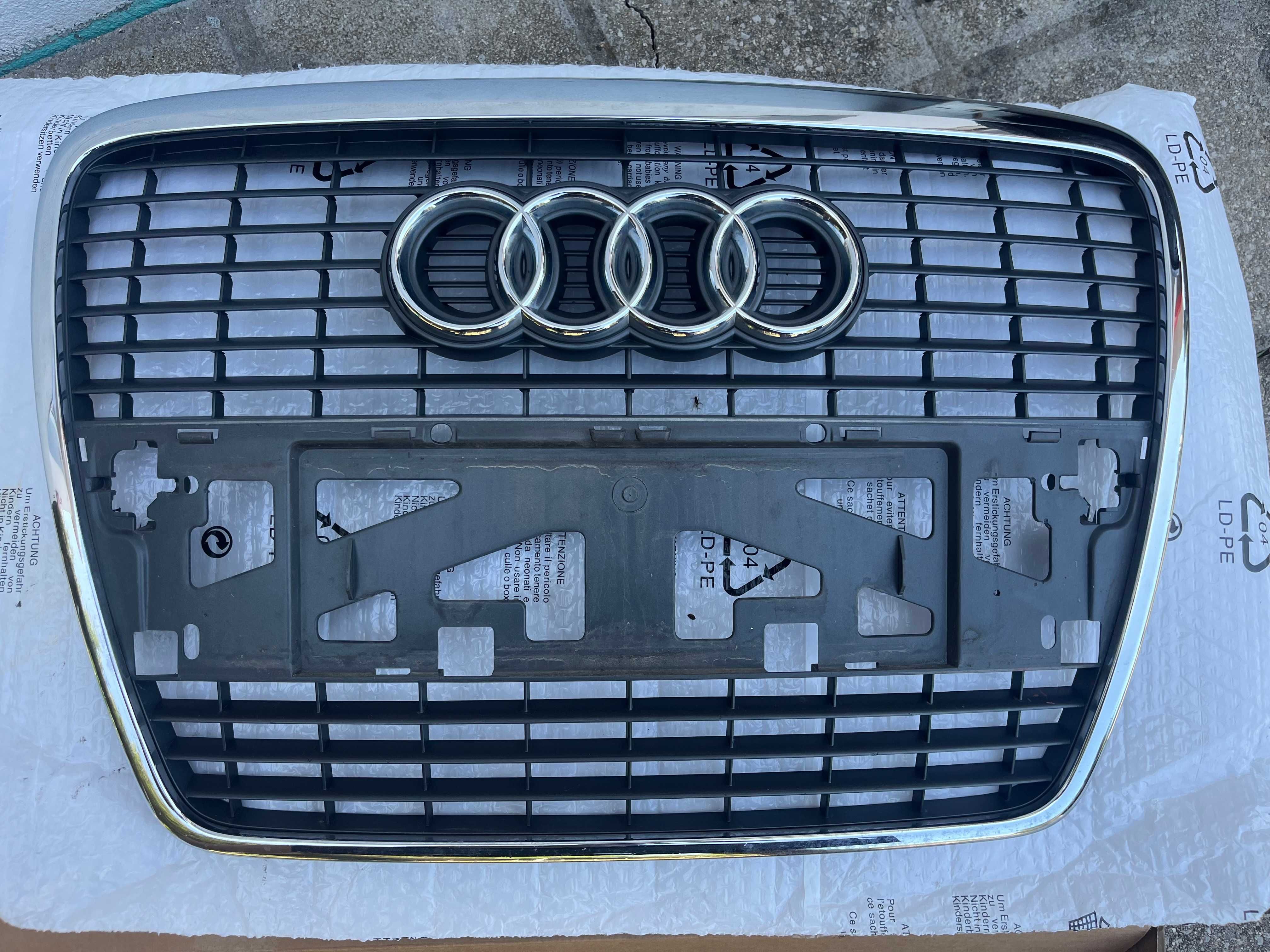 Централна решетка за Ауди А6 Audi A6 4F 4ф C6