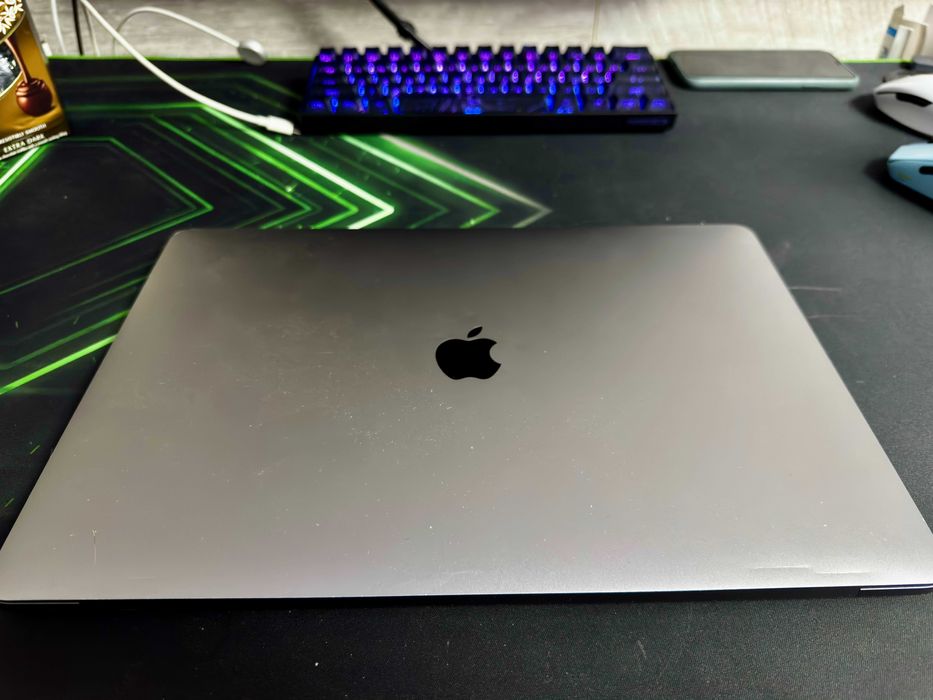 MacBook Pro 15-inch, 2016, 16 GB Ram, 256 GB SSD, A1707