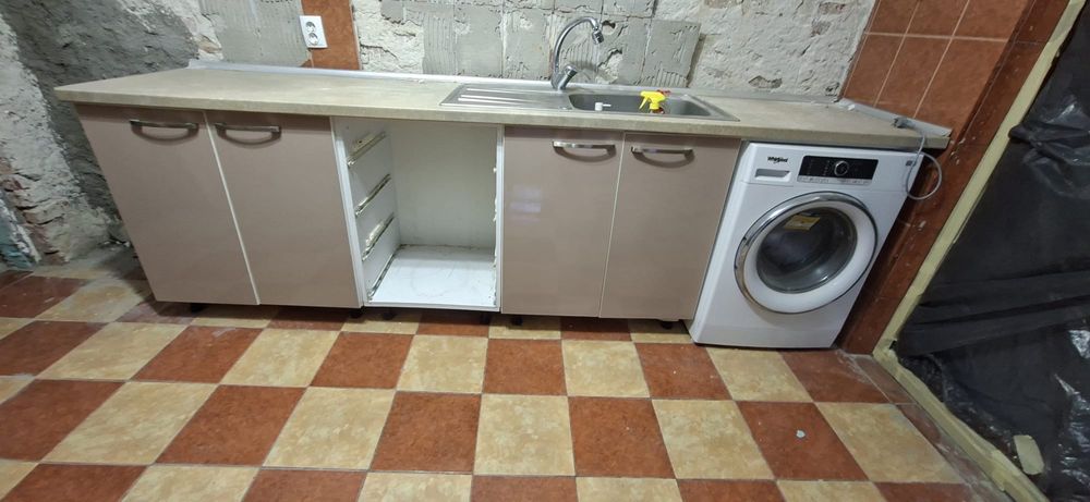 Mobila de bucatarie