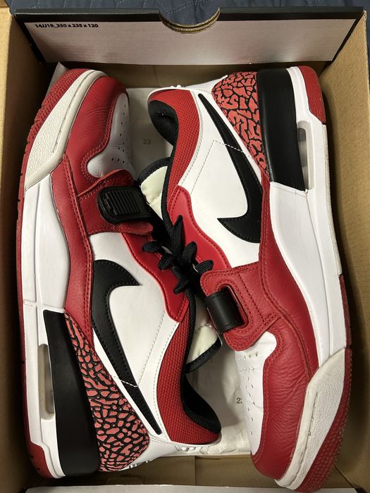 Air jordan retro low limited