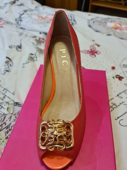 Vând pantofi noi piele Epica