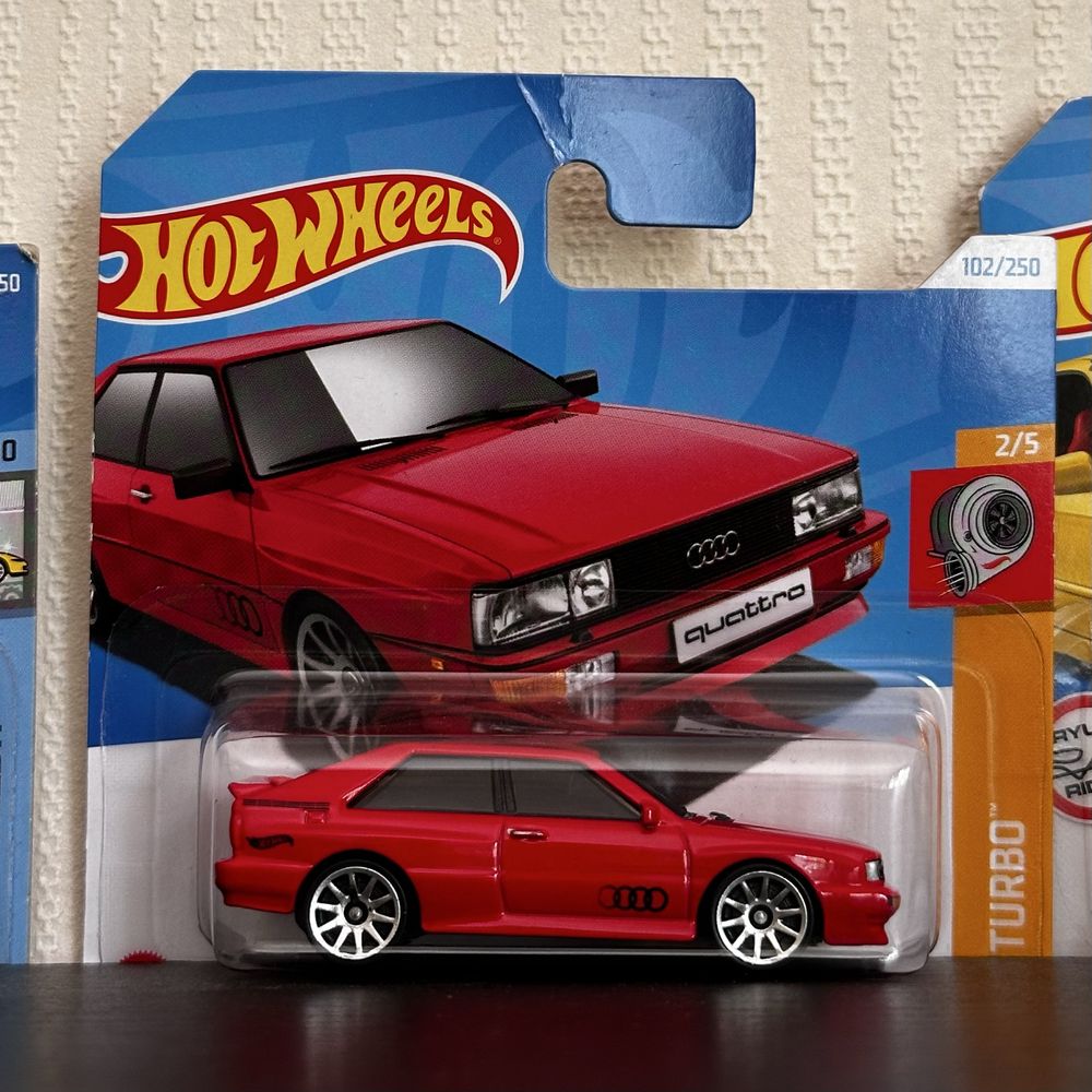 Hot Wheels ‘87 Audi Quattro червен и син