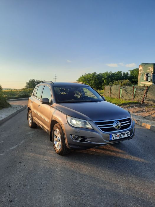 Vand VW Tiguan 2.0 TDI 4x4 XENON cu carte de service