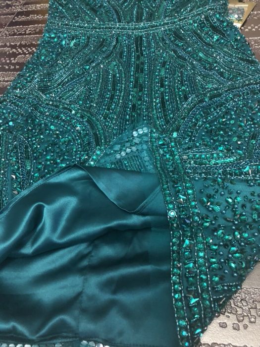 Rochie dama/lucrata manual toată rochița/cântărește in jur de 6 kg