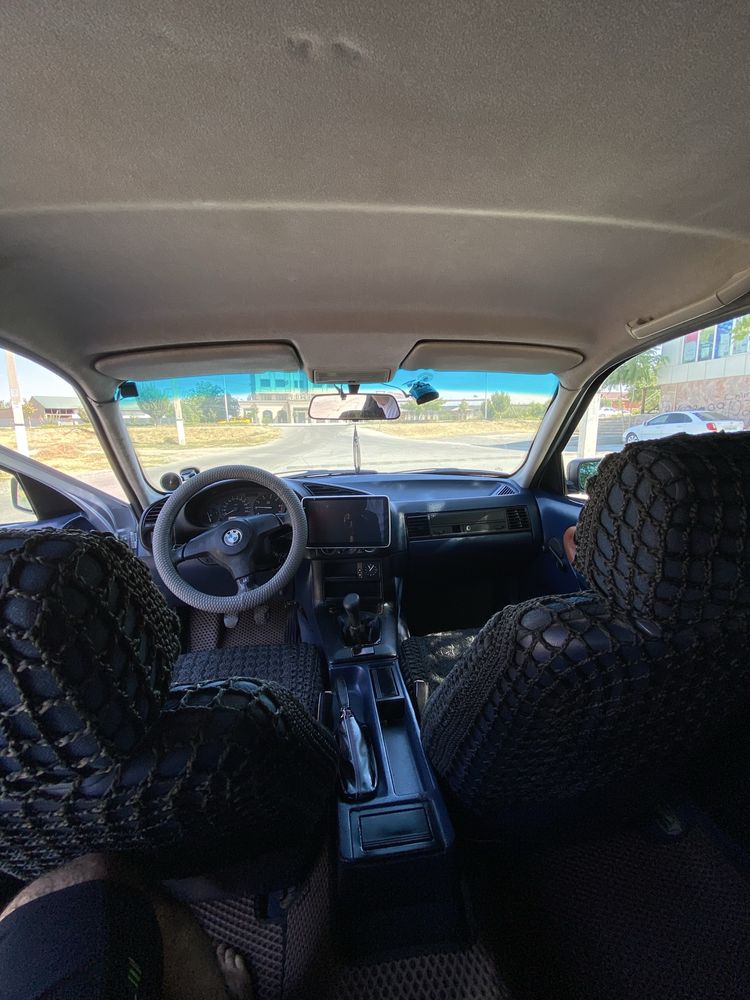 Продаю срочно BMW E36 318i