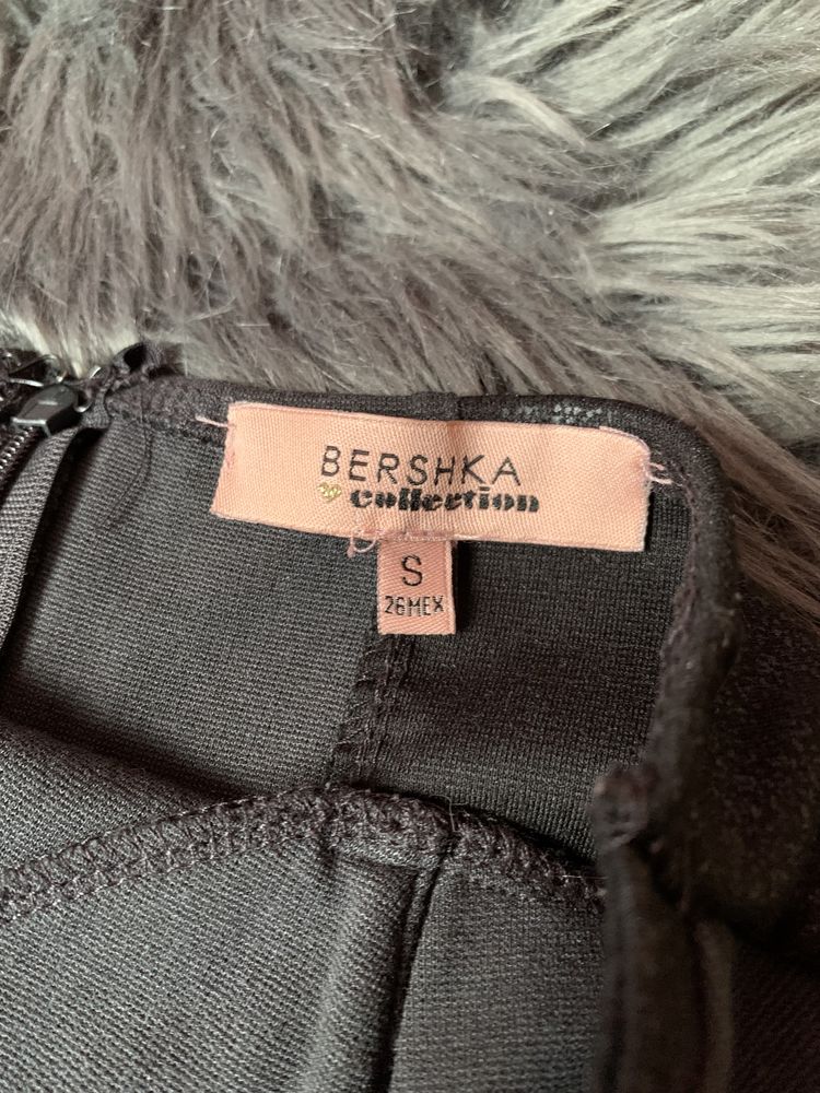 Къса рокля Bershka