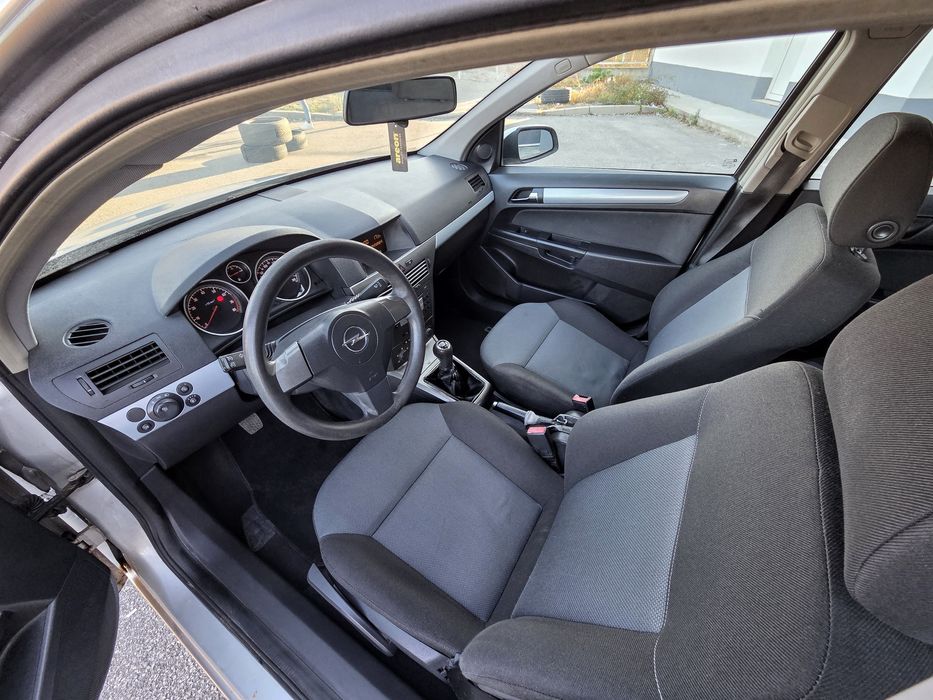 Продавам Opel Astra H 1.4 2004