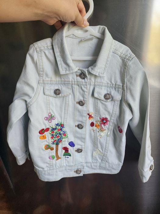 Джинсовая куртка на 4-5 лет