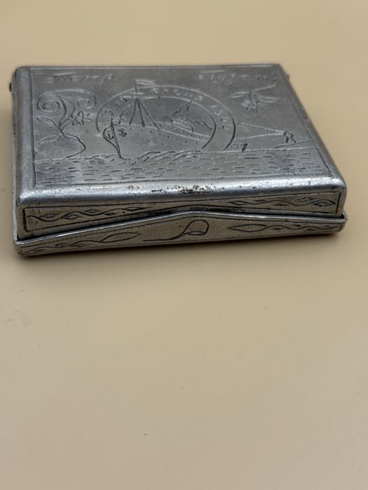 Tabachera al doilea razboi trench art