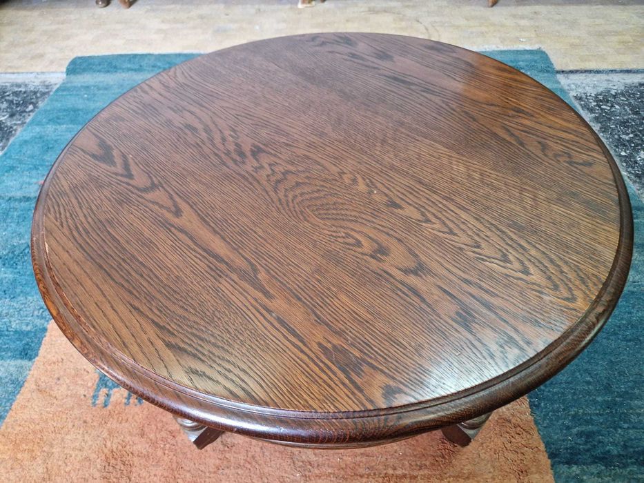 Кръгла холна маса от солиден дъбов масив