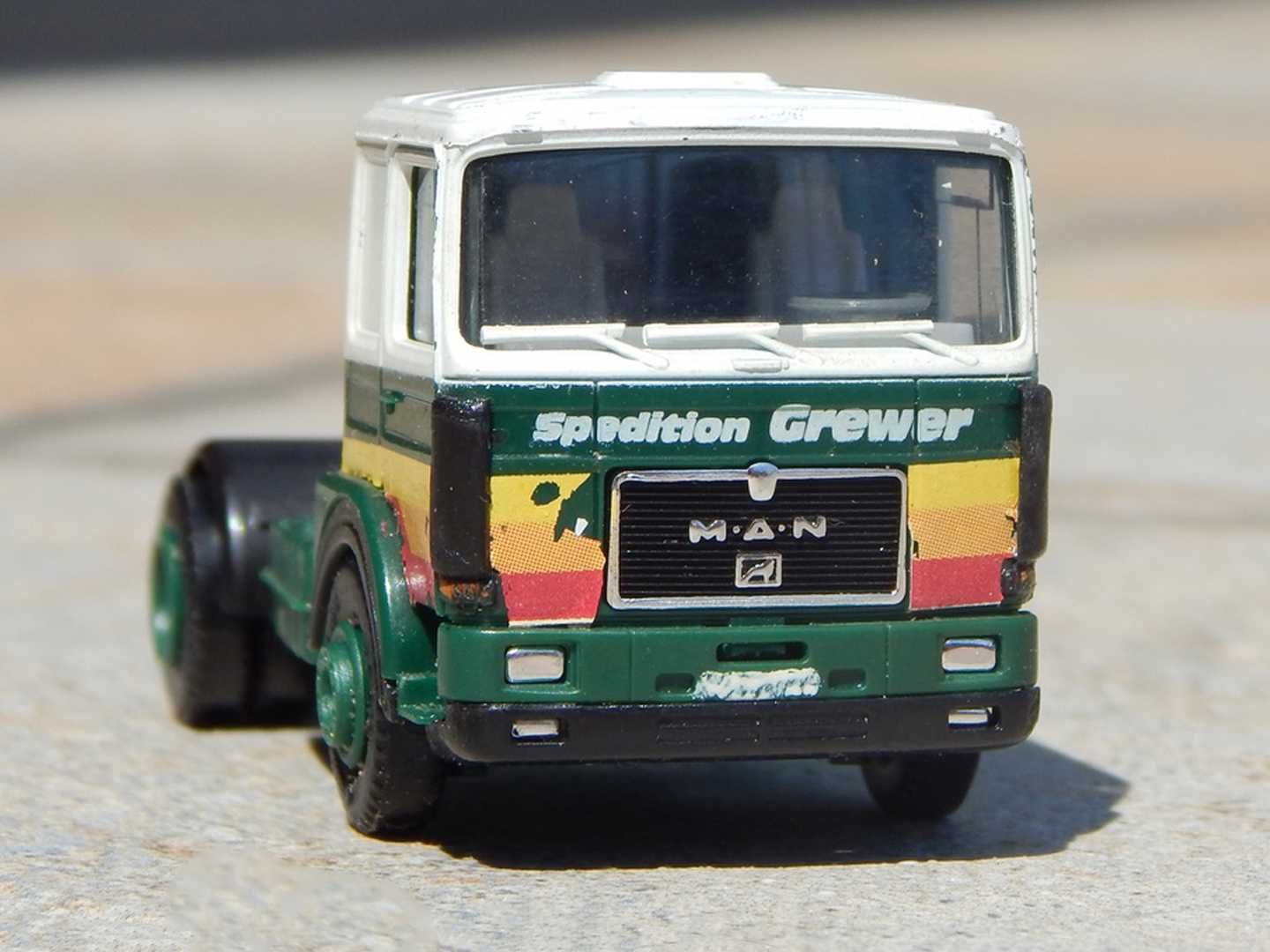 Macheta cap tractor camion tir MAN F8 Grewer Spedition Herpa uzat 1:87