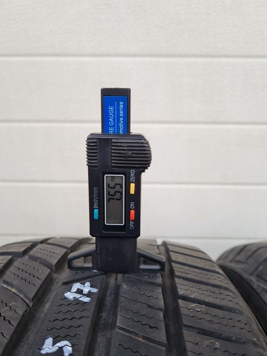 Зимни гуми 2 броя TOYO SnowProx S954 215 55 R17 дот 3417