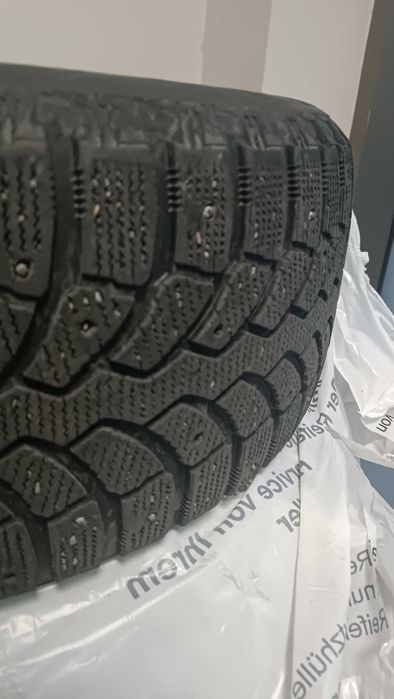 Зимняя резина 255/55 R18 б/у