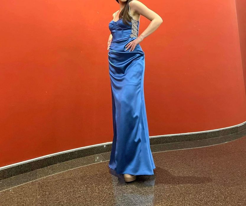 Дълга официална рокля