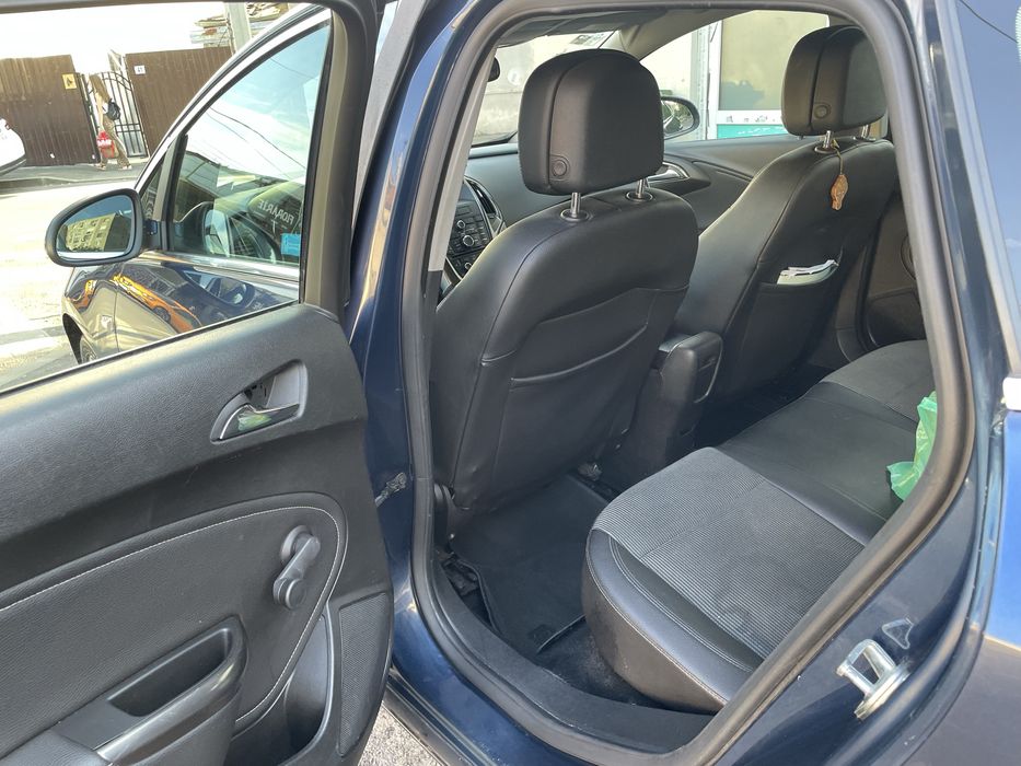 Opel astra J 2010 2750 euro negociabil