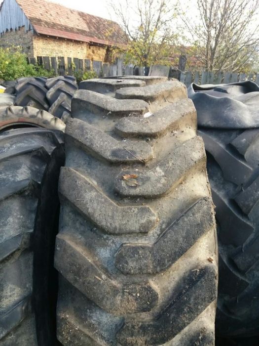 Anvelopa industriala 18,4/15R34