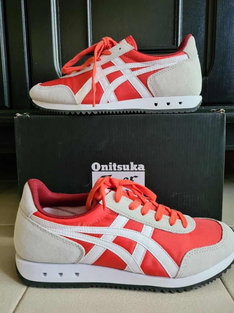Дамски маратонки Asics  номер 39,5