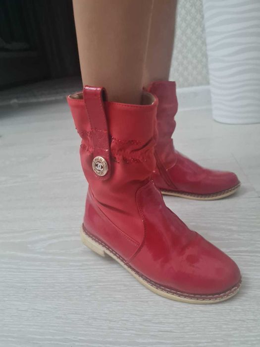 Продам осенние сапоги для девочки рр. 28