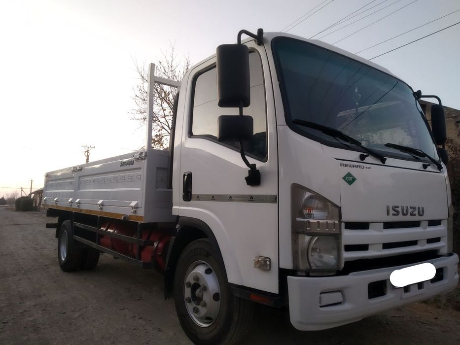 Isuzu bort yuk avtomobili