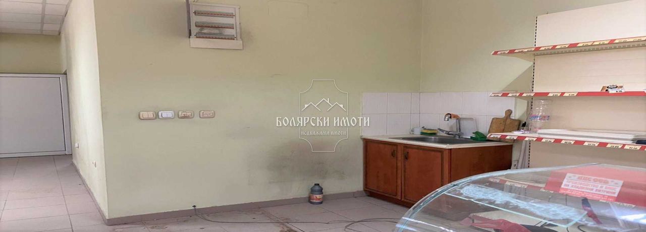 Дава се под наем Магазин в Велико Търново, Център - 200 кв.м за 561 € - Снимка #8