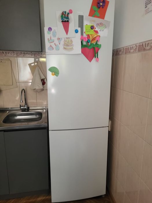 Продам Холодильник Haier