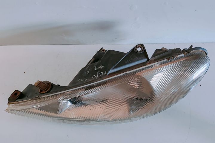 Far stanga Peugeot 206 prima generatie