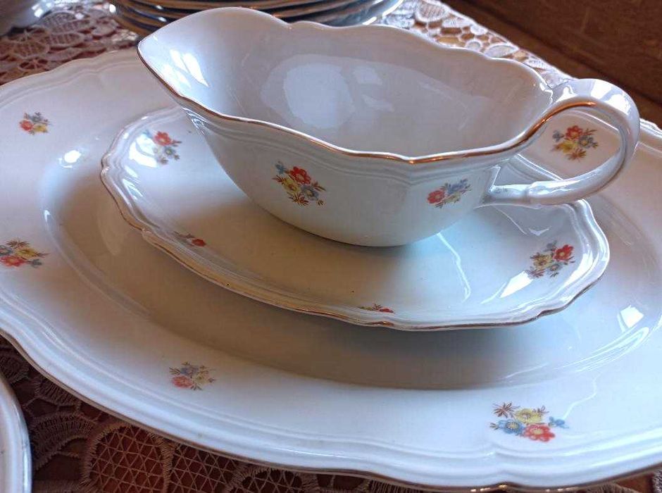 Serviciu de masa  6 persoane