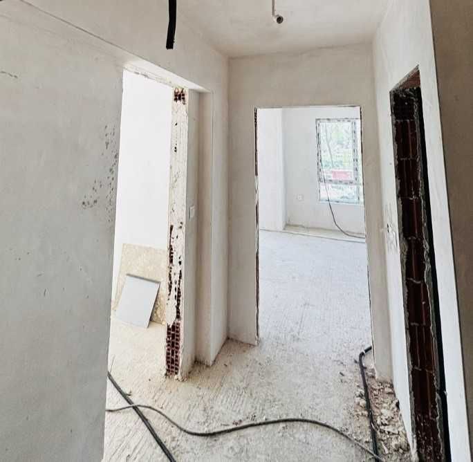 Продава се Двустаен апартамент в София, Център - 81 кв.м за 2178 €/кв.м - Снимка #2