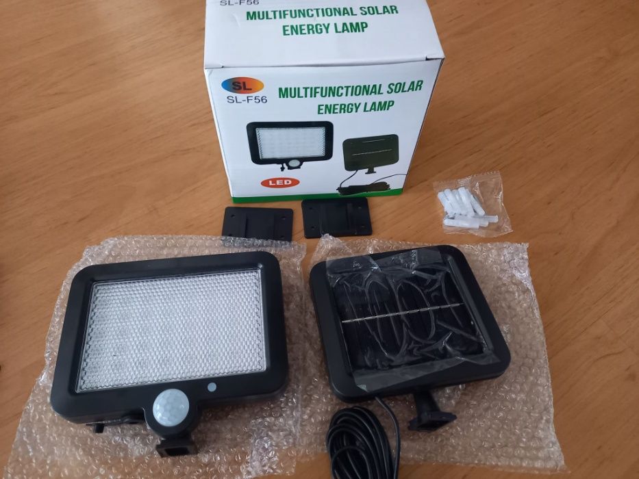 Мощна соларна лампа с три режима на работа и фотоклетка