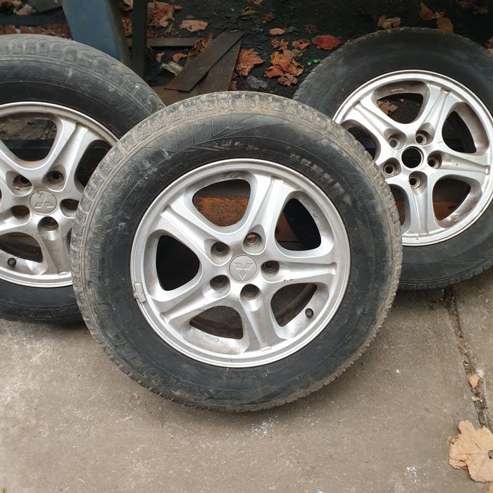Vând 4 cauciucuri 215/65/16