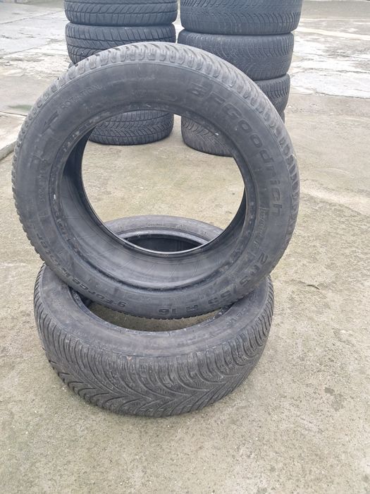 Vând mobilă veche ( ce se vede în poze )