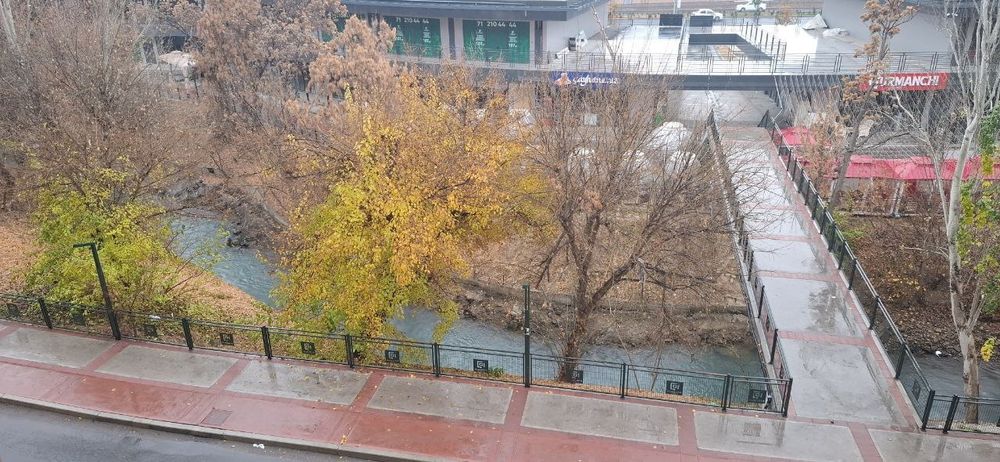 Olmazor sitida ikki xonali kvartira sotiladi.