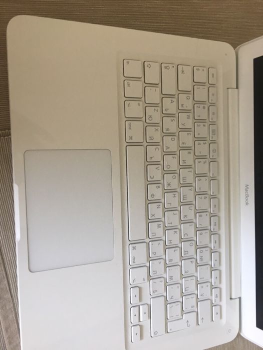 MACBOOK 13.3 late 2009