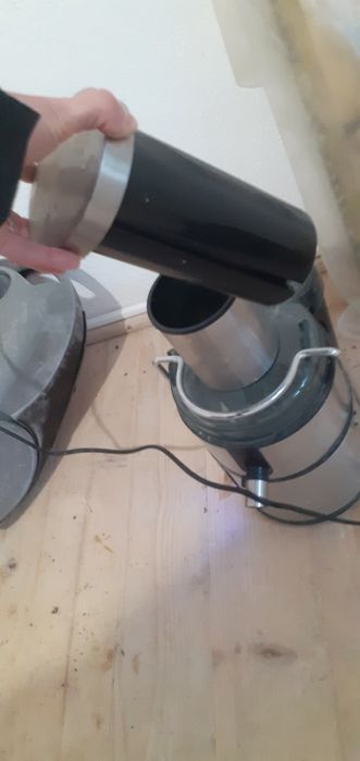 De Vinzare Storcator Fructe( Folosit-Ca Nou )