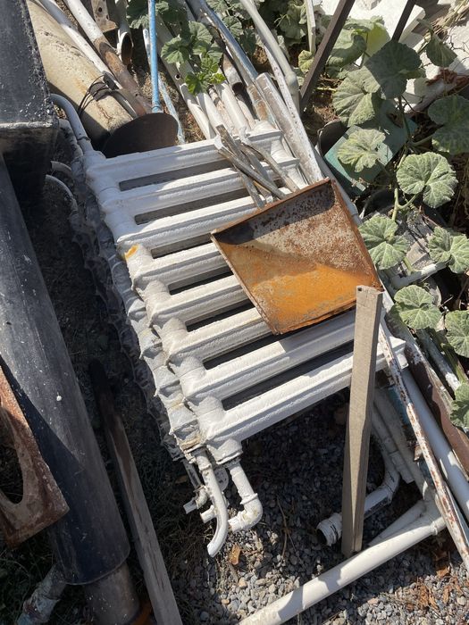 Продам чугунные батареи