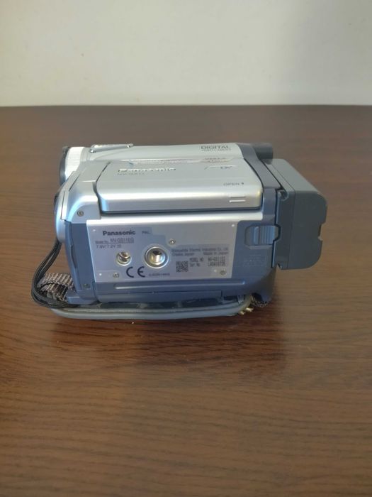 Продавам преносима камера Panasonic NV-GS11EG MiniDV