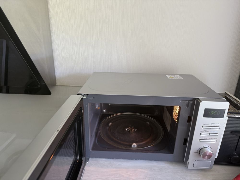 Микроволновая печь Midea