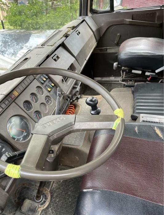 Vand Camion Iveco Fassi cu macara