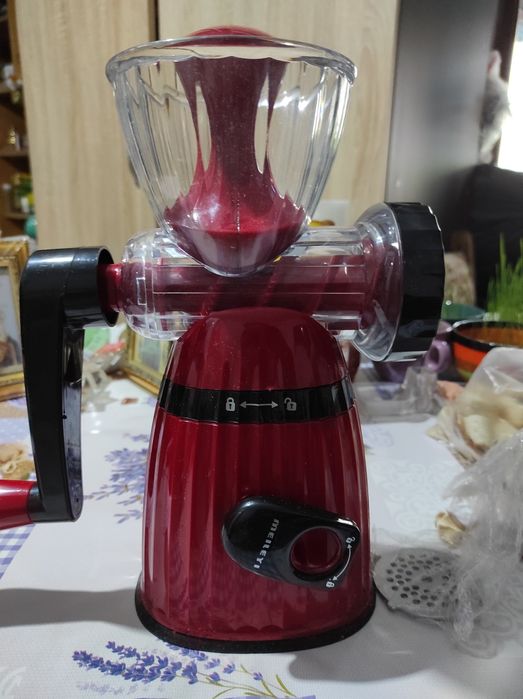 Mașină de tocat carne