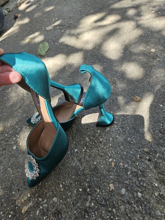 Sandale cu toc inalt