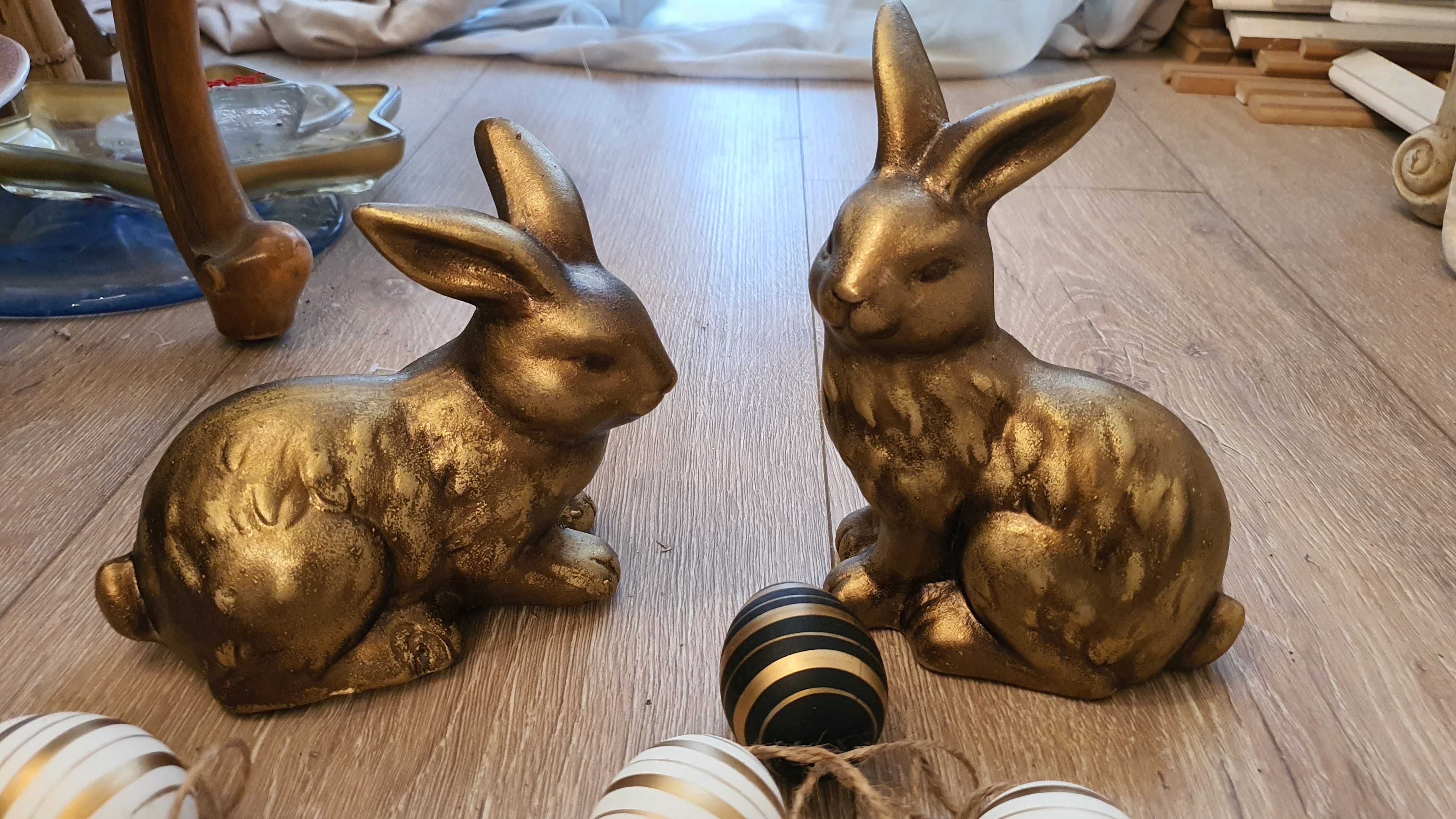 Порцеланови Великденски зайци, ръчно рисувани.