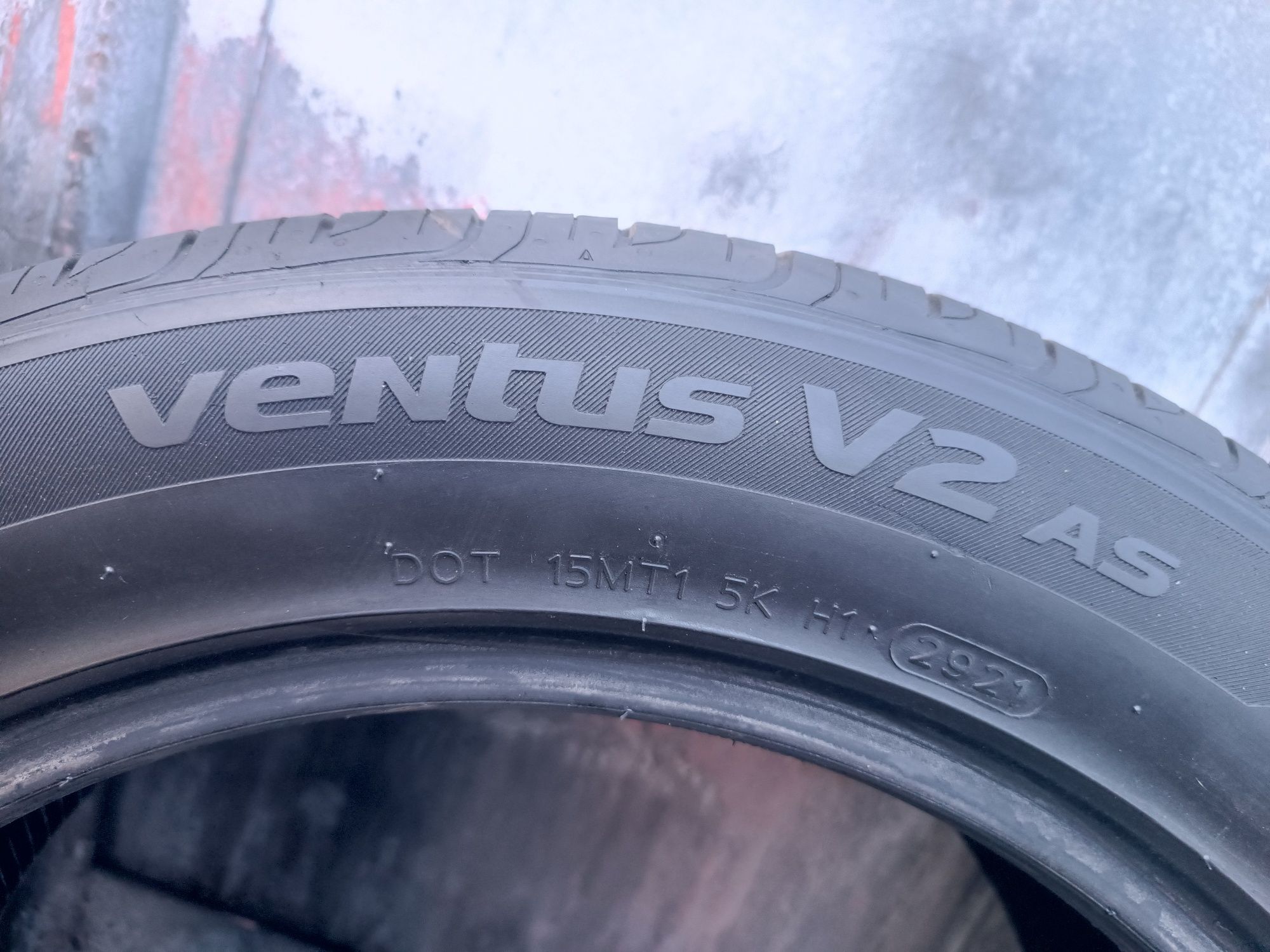 215/55/17 Hankook .