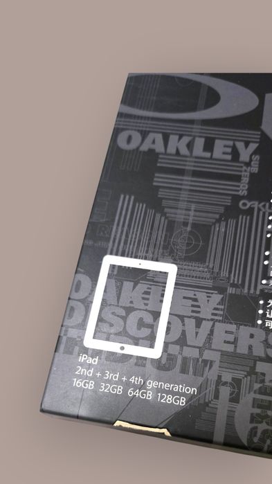 Кейс OAKLEY за iPad 2nd+3rd+4th generation 16,32,64,128 GB