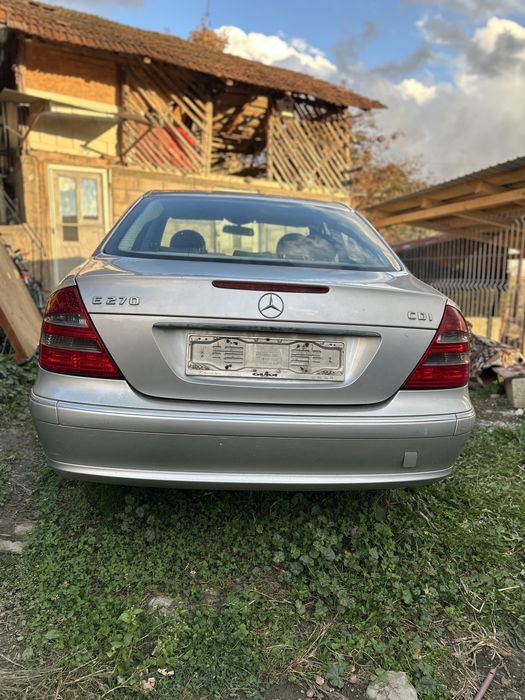Vând Mercedez benz e270