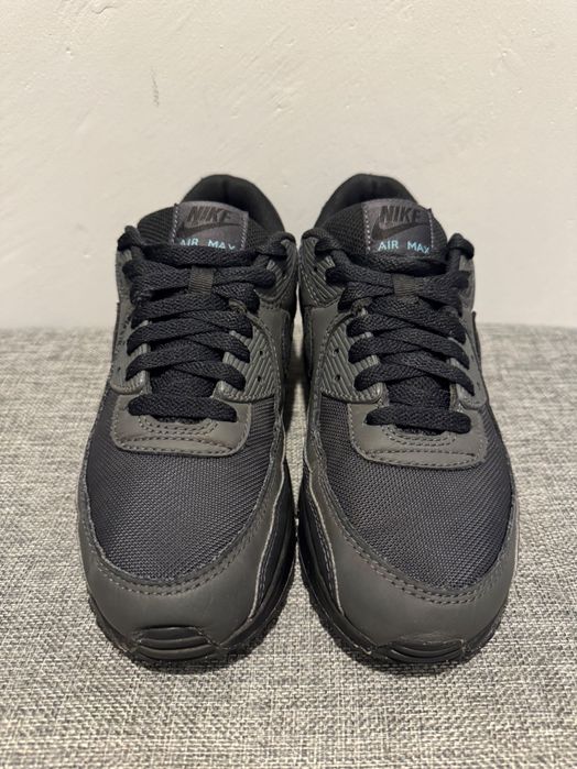 NIKE Air Max 90.