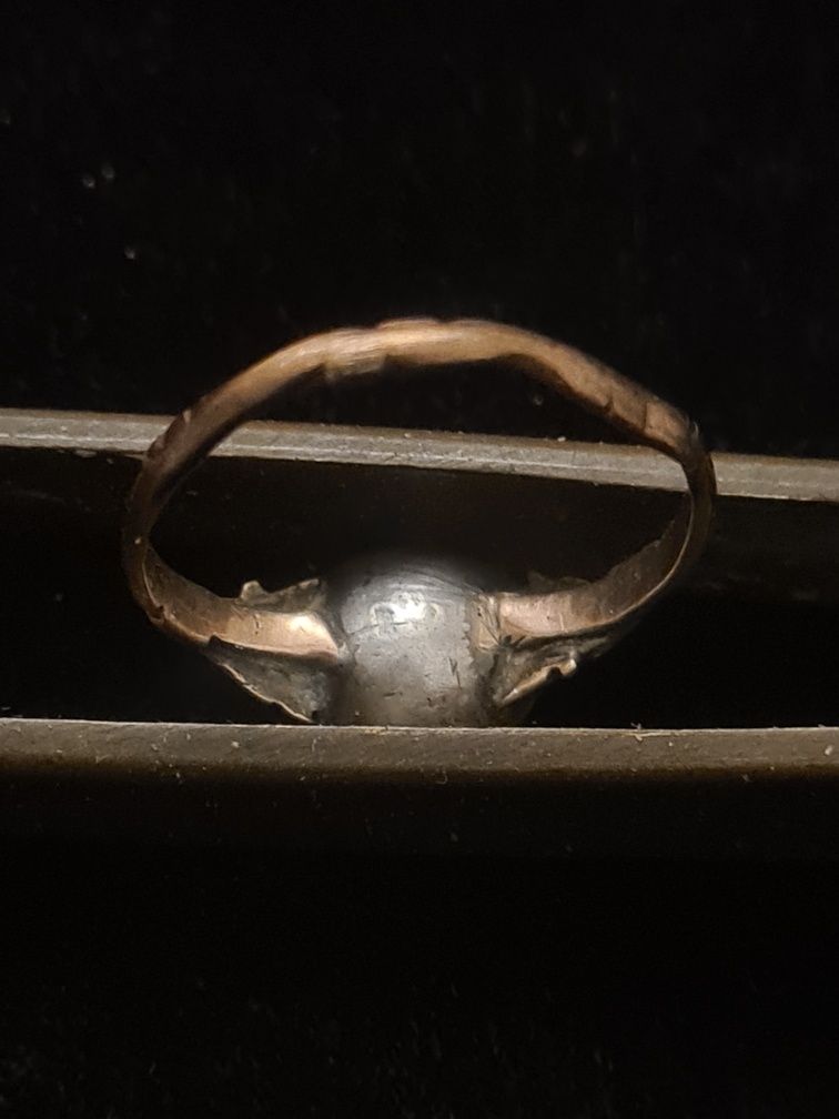 Златен пръстен с котешко око хризоберил.