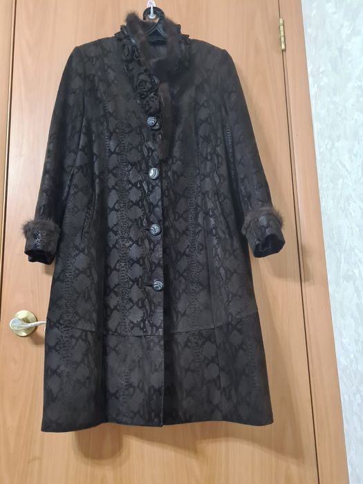 Плащ замшевый б/у. Размер 52