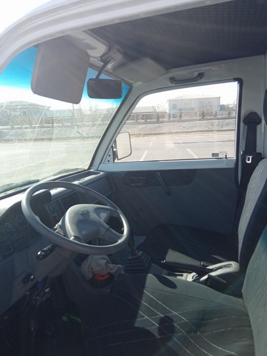 Машина яхши холатда матор афтоле емиди метан 30 ликдан 2 дона ку́йилга