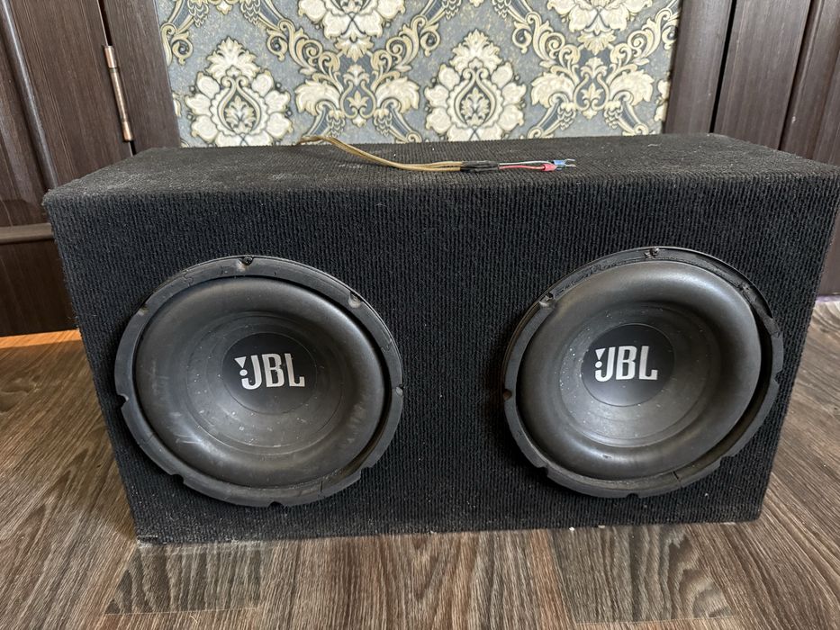 Продам Сабвуфер JBL с усилителем