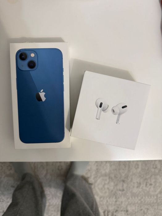 Продаю Iphone 13 на 256гб и наушники Airpods Pro